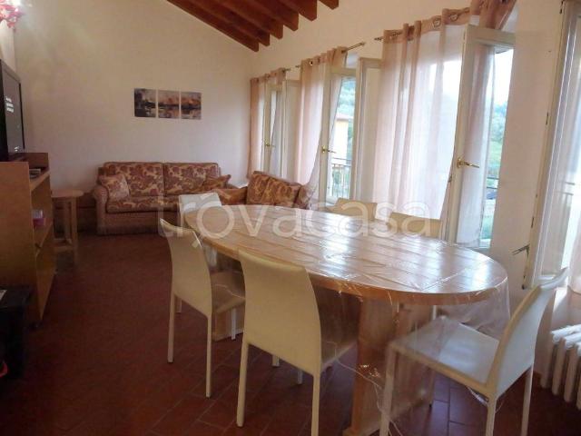 Appartamento in in affitto da privato a Monte Isola località Sanchignano, 229, giardino, da privato, vista lago TrovaCasa