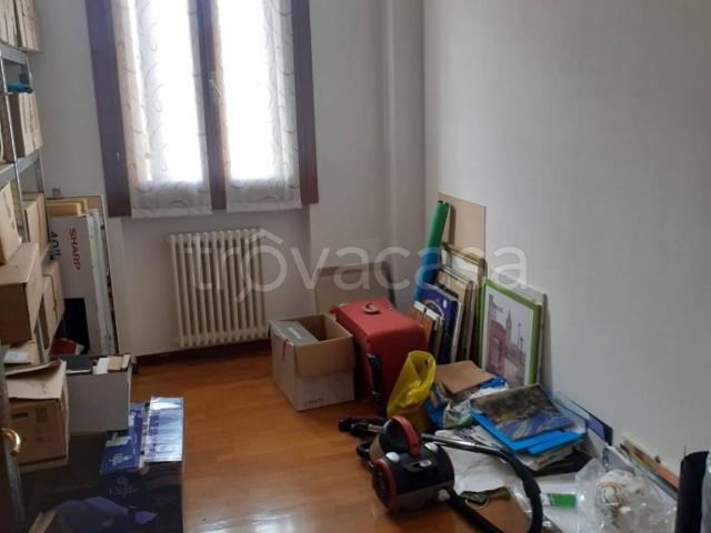 Appartamento in in affitto da privato a Montecchio Maggiore piazza Guglielmo Marconi, arredato, giardino, posto auto TrovaCasa
