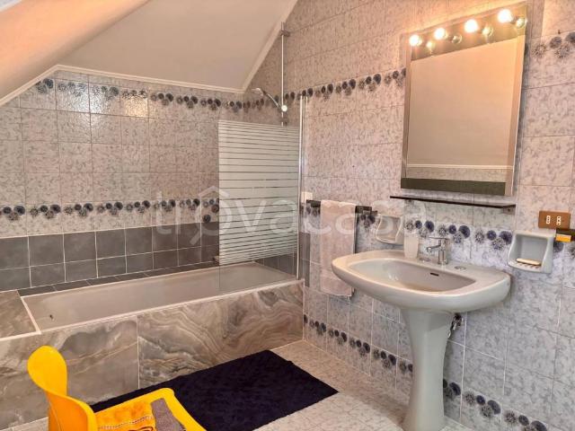 Appartamento in in affitto da privato a Montecatini Terme via Ruggero Leoncavallo, 11A, terrazzo, da privato, travi a vista TrovaCasa