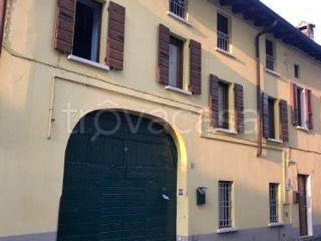 Appartamento in in affitto da privato a Montichiari via Pietro Zocchi Alberti, 9, giardino, da privato, centrale TrovaCasa