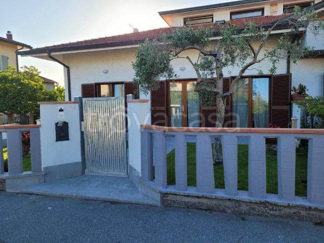 Appartamento in in affitto da privato a Montignoso via Acquala, giardino, da privato, riscaldamento autonomo TrovaCasa