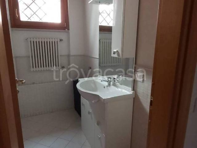 Appartamento in in affitto da privato a Montirone via Scuole, 16, arredato, da privato, travi a vista TrovaCasa