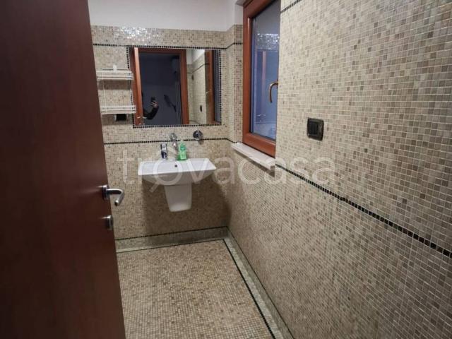 Appartamento in in affitto da privato a Matera via Ferruccio Parri, 3, arredato, da privato, ascensore TrovaCasa