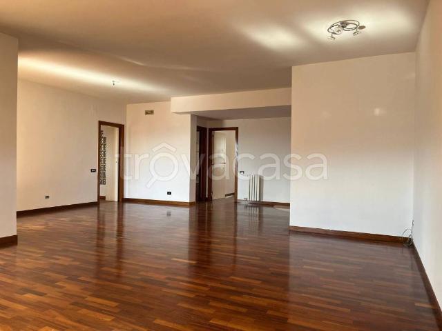Appartamento in in affitto da privato a Matera via Sinni, non arredato/vuoto, da privato, vista panoramica TrovaCasa