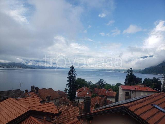 Appartamento in in affitto da privato a Maccagno con Pino e Veddasca via Domenico Della Bella, 27, da privato, vista lago, ultimo piano TrovaCasa