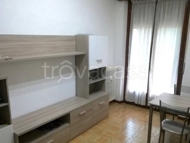 Appartamento in in affitto da privato a Milano via Val Daone, 3, arredato, posto auto, da privato TrovaCasa