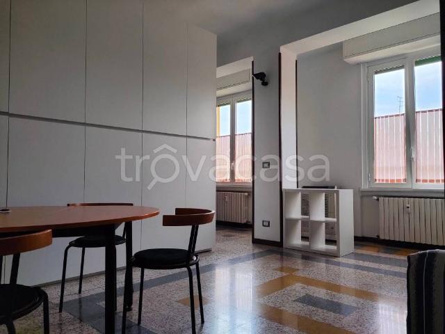 Appartamento in in affitto da privato a Milano via Alessandro Visconti d'Aragona, 15, arredato, da privato, ascensore TrovaCasa