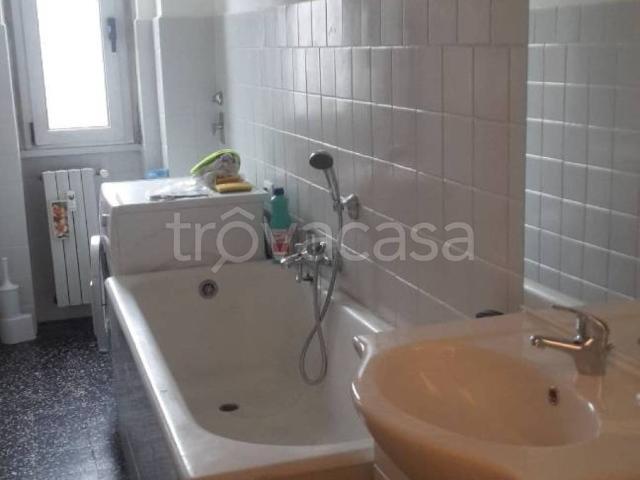Appartamento in in affitto da privato a Milano via Cadibona, 14, da privato, riscaldamento centralizzato, ristrutturato TrovaCasa