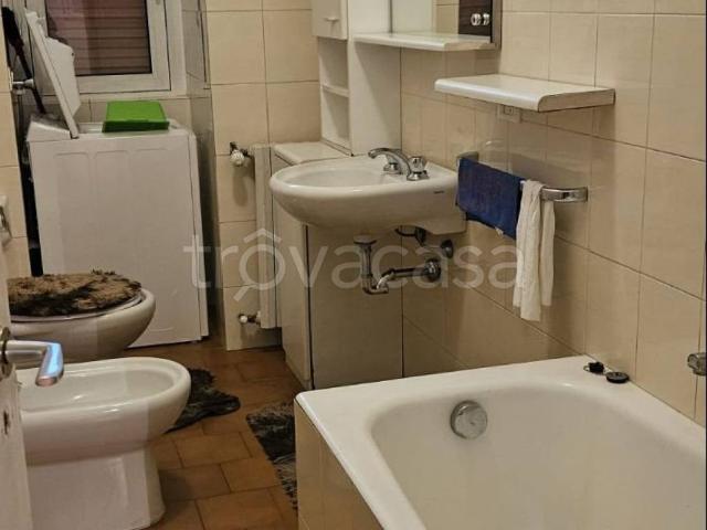 Appartamento in in affitto da privato a Milano via Edolo, 15, da privato, doppia esposizione, libero subito TrovaCasa