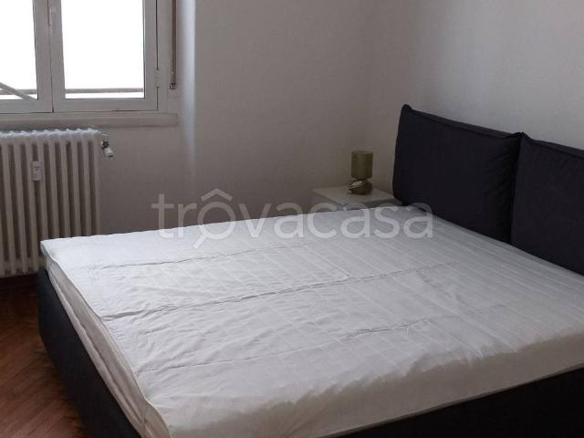 Appartamento in in affitto da privato a Milano via Ippolito Nievo, 21, da privato, ultimo piano, luminoso TrovaCasa