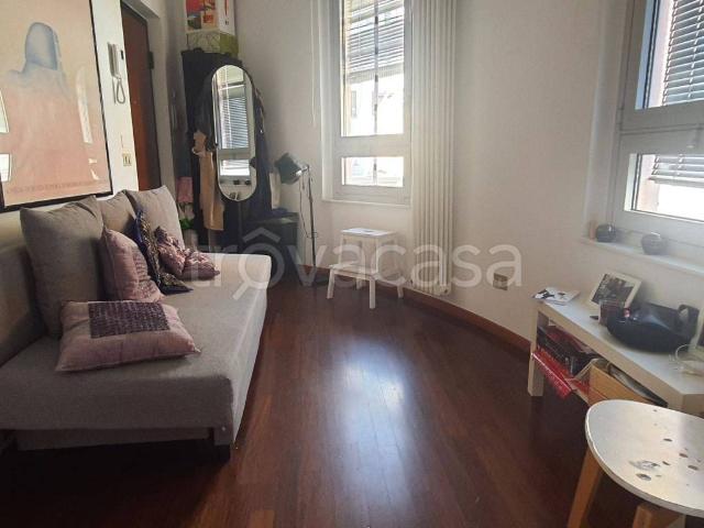 Appartamento in in affitto da privato a Milano via Pietro Colletta, 43, da privato, riscaldamento autonomo, vicinanze negozi TrovaCasa