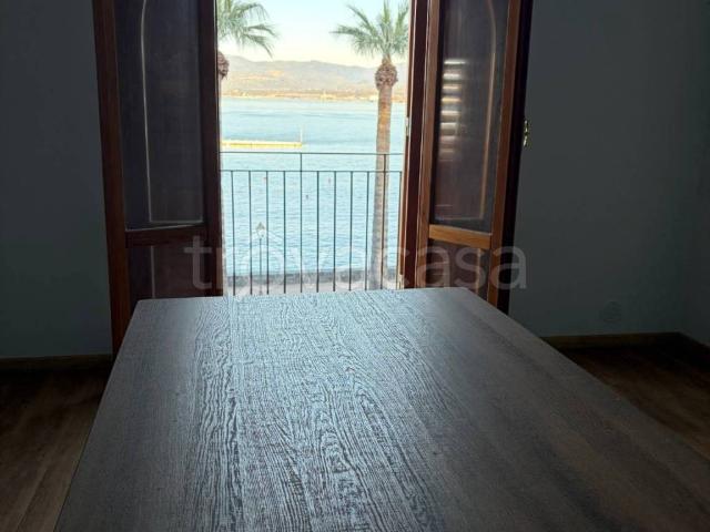 Appartamento in in affitto da privato a Milazzo lungomare Giuseppe Garibaldi, 78, da privato, vista mare, angolo cottura TrovaCasa