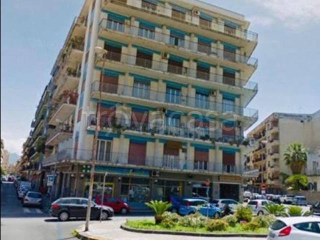 Appartamento in in affitto da privato a Milazzo piazza Europa, 9, posto auto, da privato, vicinanze negozi TrovaCasa