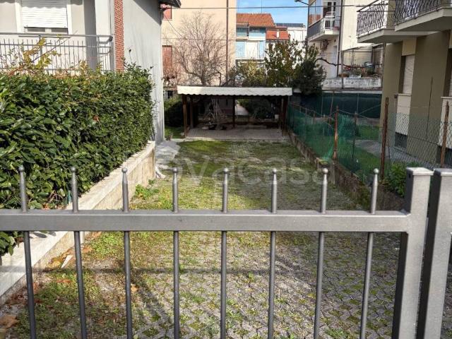 Appartamento in in affitto da privato a Misano Adriatico via Donato Bramante, 18, arredato, giardino, box TrovaCasa