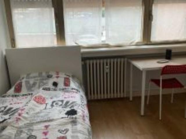 Appartamento in in affitto da privato a Novara via Geremia Bonomelli, 5, arredato, posto auto, da privato TrovaCasa