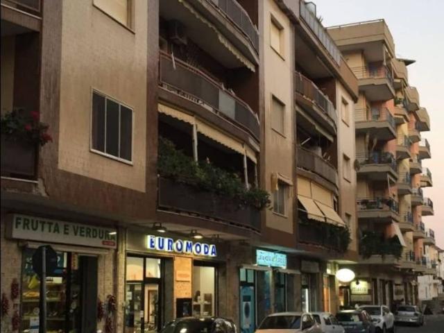 Appartamento in in affitto da privato a Soverato via Fra' Giacomo da Soverato, 3, da privato, ascensore, lavatrice TrovaCasa