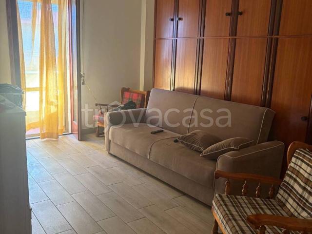 Appartamento in in affitto da privato a Soverato viale Magna Grecia, 15, giardino privato, da privato, doppia esposizione TrovaCasa