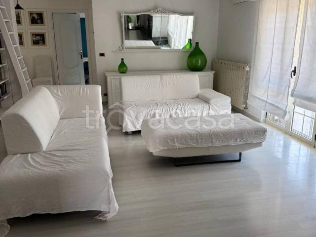 Appartamento in in affitto da privato a Soveria Mannelli via Campi di Lino, 7, da privato, vicinanze negozi, luminoso TrovaCasa