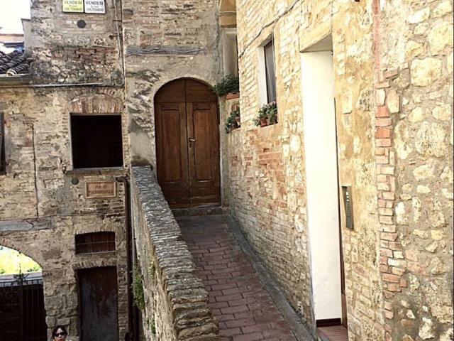 Appartamento in in affitto da privato a San Gimignano via Santo Stefano, 10, da privato, cucina abitabile, ripostiglio TrovaCasa
