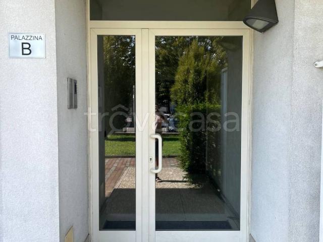 Appartamento in in affitto da privato a San Giuliano Milanese via Friuli, arredato, box, terrazzo TrovaCasa
