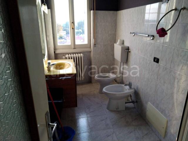 Appartamento in in affitto da privato a Sannazzaro de' Burgondi via Aurelio Saffi, 15, da privato, ascensore, prezzo trattabile TrovaCasa