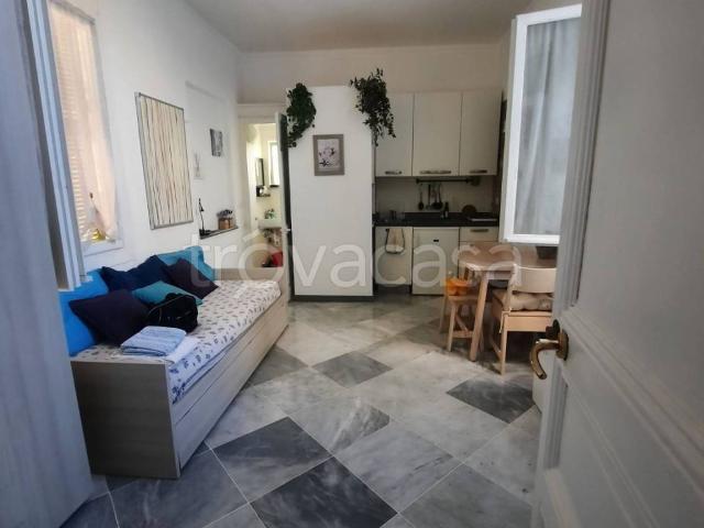 Appartamento in in affitto da privato a Sanremo corso Felice Cavallotti, 241, arredato, giardino, da privato TrovaCasa