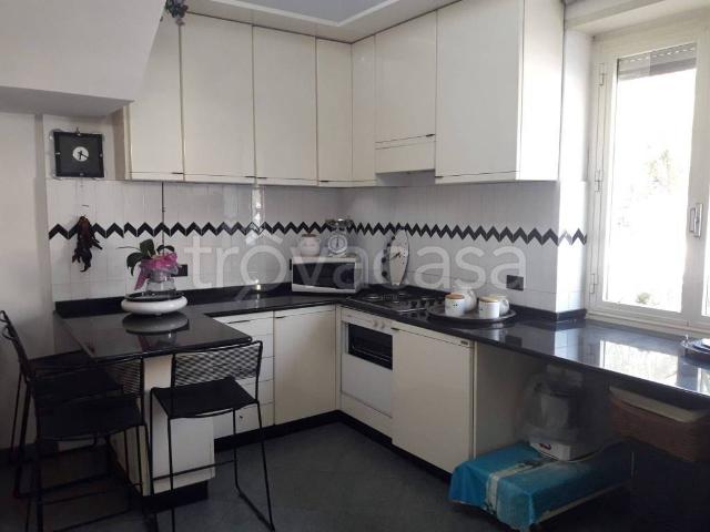 Appartamento in in affitto da privato a Santa Marinella via Flaminia Odescalchi, 15, da privato, balcone, cucina abitabile TrovaCasa