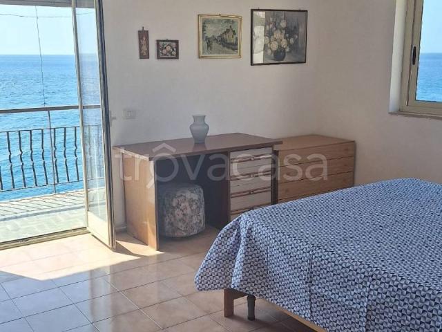 Appartamento in in affitto da privato a Santa Teresa di Riva via Landro, 2, da privato, fronte mare, vista mare TrovaCasa