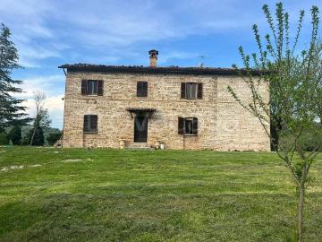 Appartamento in in affitto da privato a Sarnano contrada Colleciccangelo, da privato, rustico, sala da pranzo TrovaCasa