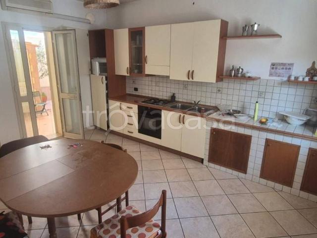 Appartamento in in affitto da privato a Scicli via Camporeale, 56, da privato, veranda, studio TrovaCasa