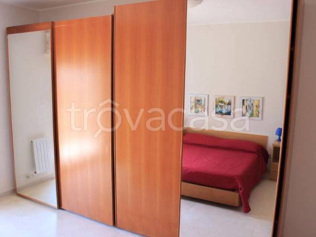 Appartamento in in affitto da privato a Siracusa ronco a Via Damone, 8, da privato, parzialmente arredato, doppia esposizione TrovaCasa