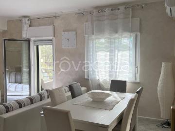 Appartamento in in affitto da privato a Squillace via Laerte, 6, terrazzo, da privato, centrale TrovaCasa