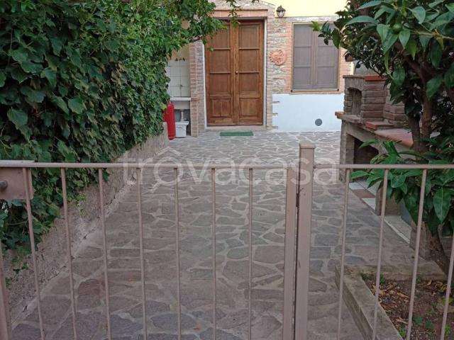 Appartamento in in affitto da privato a Suvereto via Don Giovanni Minzoni, 15, da privato, ristrutturato, frigorifero TrovaCasa