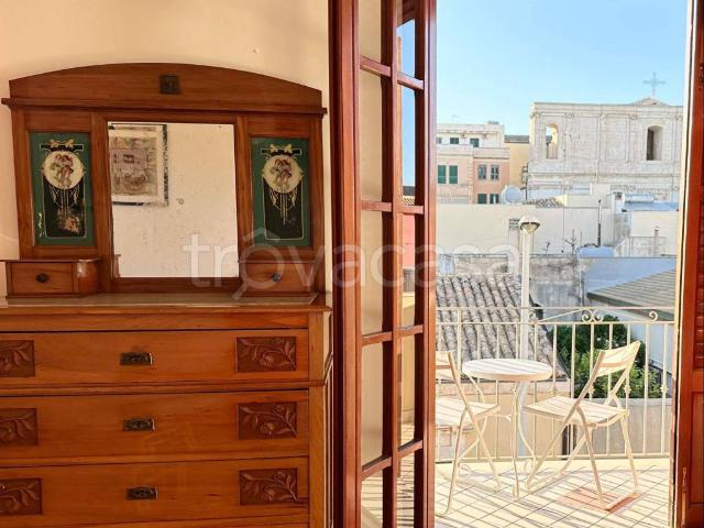 Appartamento in in affitto da privato a Pozzallo piazza Giuseppe Garibaldi, arredato, terrazzo, da privato TrovaCasa