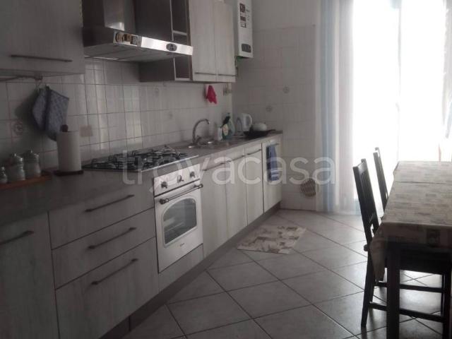 Appartamento in in affitto da privato a Popoli via e. Liberi, 6, da privato, caminetto, ultimo piano TrovaCasa