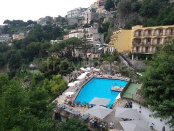 Appartamento in in affitto da privato a Positano via Pasitea, posto auto, da privato, immobile di prestigio TrovaCasa