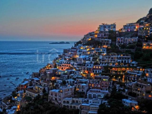 Appartamento in in affitto da privato a Positano via Pasitea, posto auto, da privato, immobile di prestigio TrovaCasa