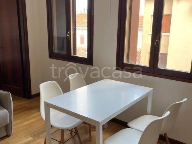 Appartamento in in affitto da privato a Padova via Emanuele Filiberto di Savoia, 8, da privato, ascensore, centrale TrovaCasa