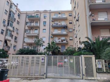 Appartamento in in affitto da privato a Palermo via Tevere, 5, posto auto, da privato, ascensore TrovaCasa