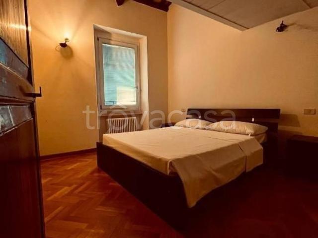 Appartamento in in affitto da privato a Pesaro via Giovanni Bovio, 10, da privato, vista sulla città, frigorifero TrovaCasa