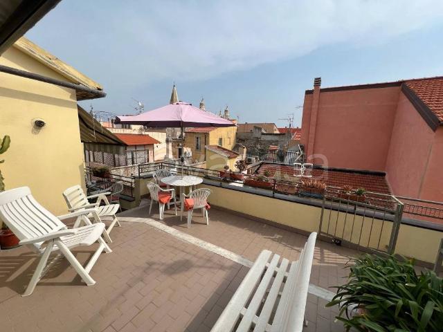 Appartamento in in affitto da privato a Pietra Ligure via Ugo Foscolo, 43, terrazzo, da privato, centrale TrovaCasa