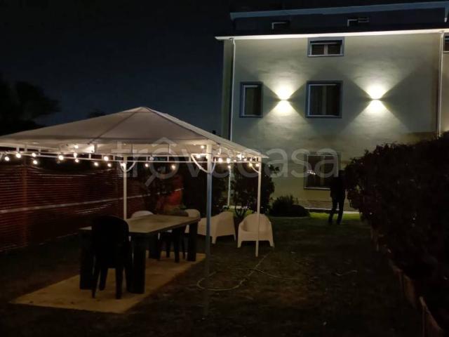 Appartamento in in affitto da privato a Pieve Emanuele via Piero Gobetti, 18, arredato, giardino, terrazzo TrovaCasa