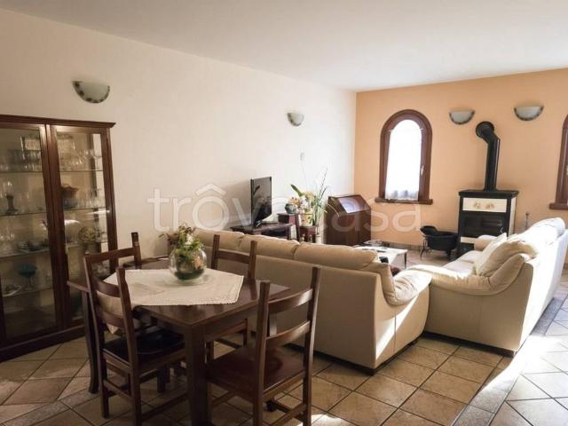 Appartamento in in affitto da privato a Premosello Chiovenda via Risorgimento, 2, arredato, giardino, terrazzo TrovaCasa
