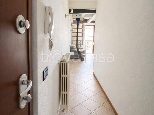 Appartamento in in affitto da privato a Puegnago del Garda via Benaco, 87, giardino, box, da privato TrovaCasa