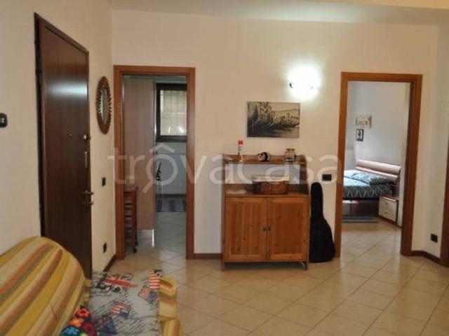 Appartamento in in affitto da privato a Pusiano via Giuseppe Mazzini, 27, arredato, da privato, fronte lago TrovaCasa