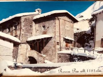 Appartamento in in affitto da privato a Rocca Pia via della Chiesa, 8, posto auto, da privato, caminetto TrovaCasa