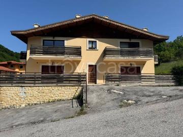 Appartamento in in affitto da privato a Rocca Pia via Fosso Capodacqua, posto auto, box, terrazzo TrovaCasa