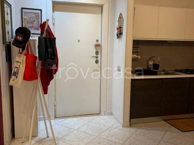 Appartamento in in affitto da privato a Roma via Giovanni Maggi, da privato, riscaldamento centralizzato, lavatrice TrovaCasa