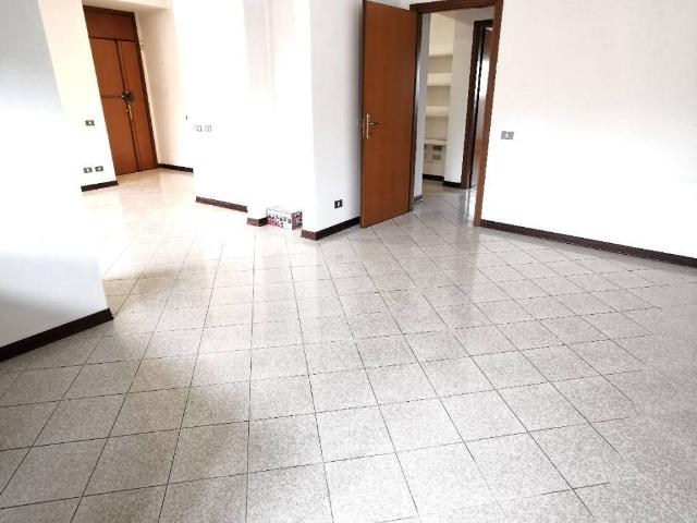 Appartamento in in affitto da privato a Roma via Paolo Barison, 42, posto auto, da privato, riscaldamento autonomo TrovaCasa