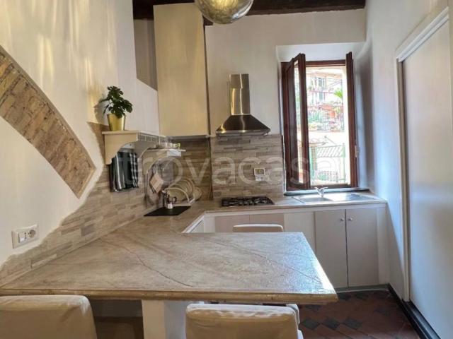 Appartamento in in affitto da privato a Roma vicolo del Bologna, 17, da privato, lavatrice, frigorifero TrovaCasa